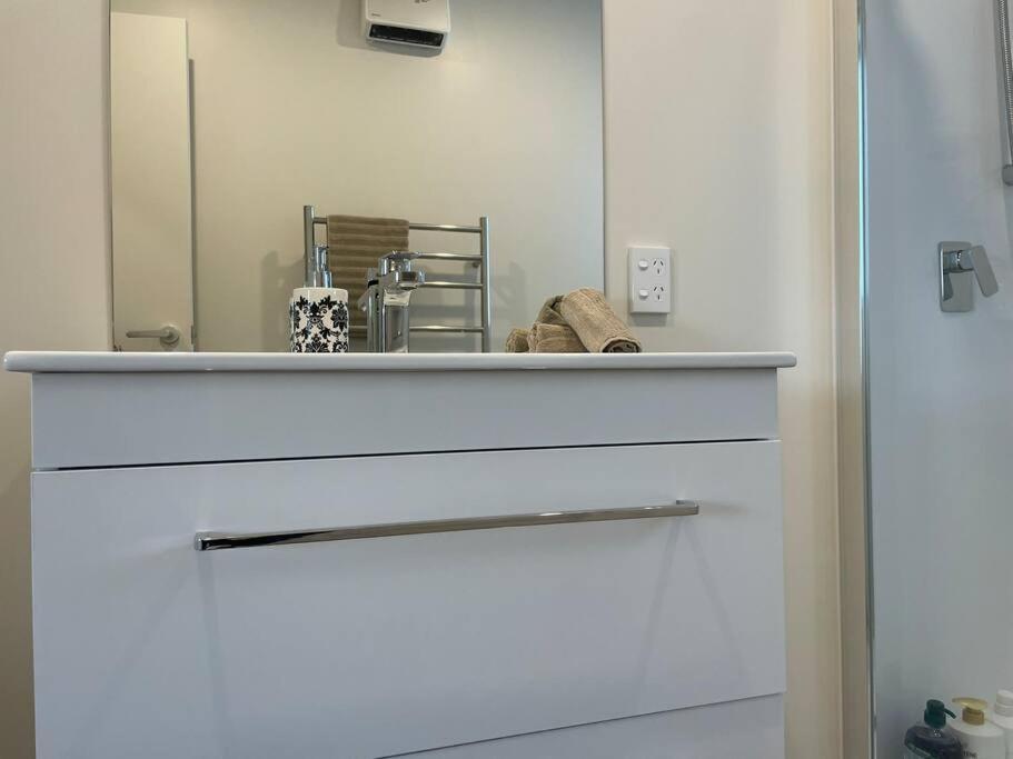 Cbd Luxury Parkside Living 2 Bedroom With Parking Christchurch Esterno foto